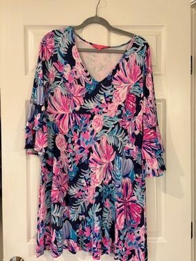 Floral V-Neck Swing Dress in Navy, Pink & Aqua

Lilly Pulitzer